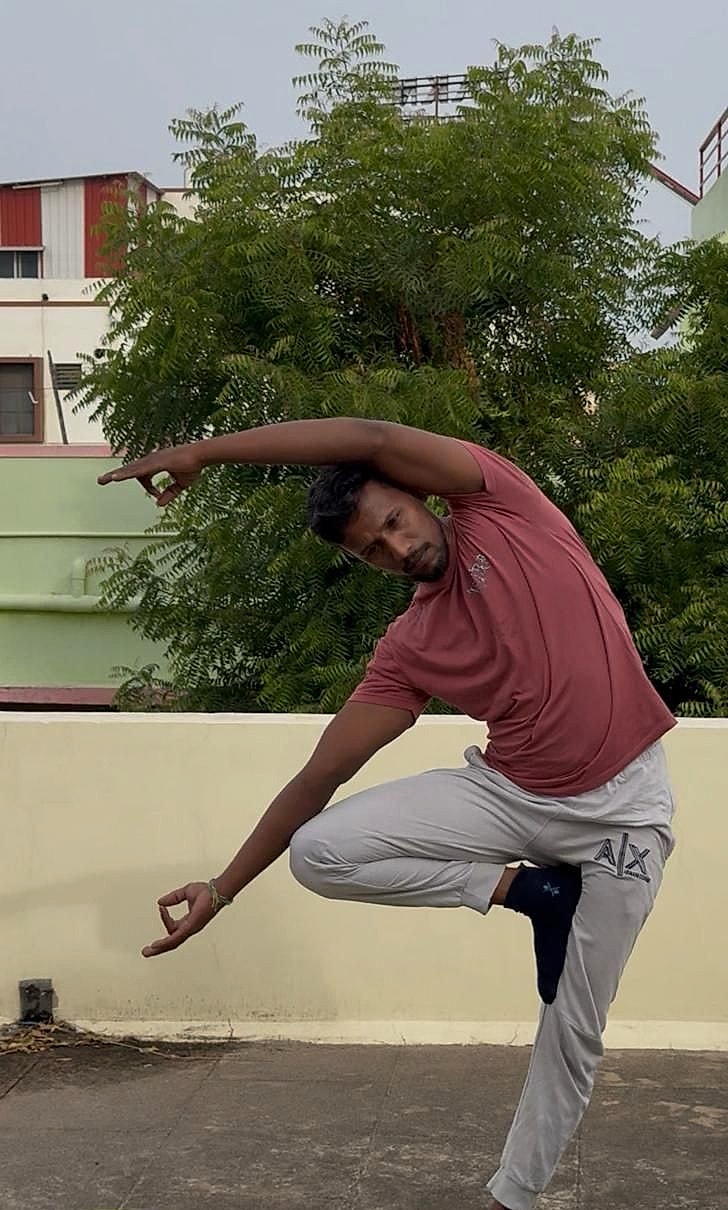 Single-Leg Balance & Lateral Stretch